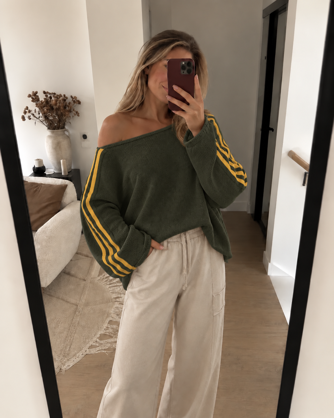 Women's Oversized Off-Shoulder Jumper with Striped Sleeves