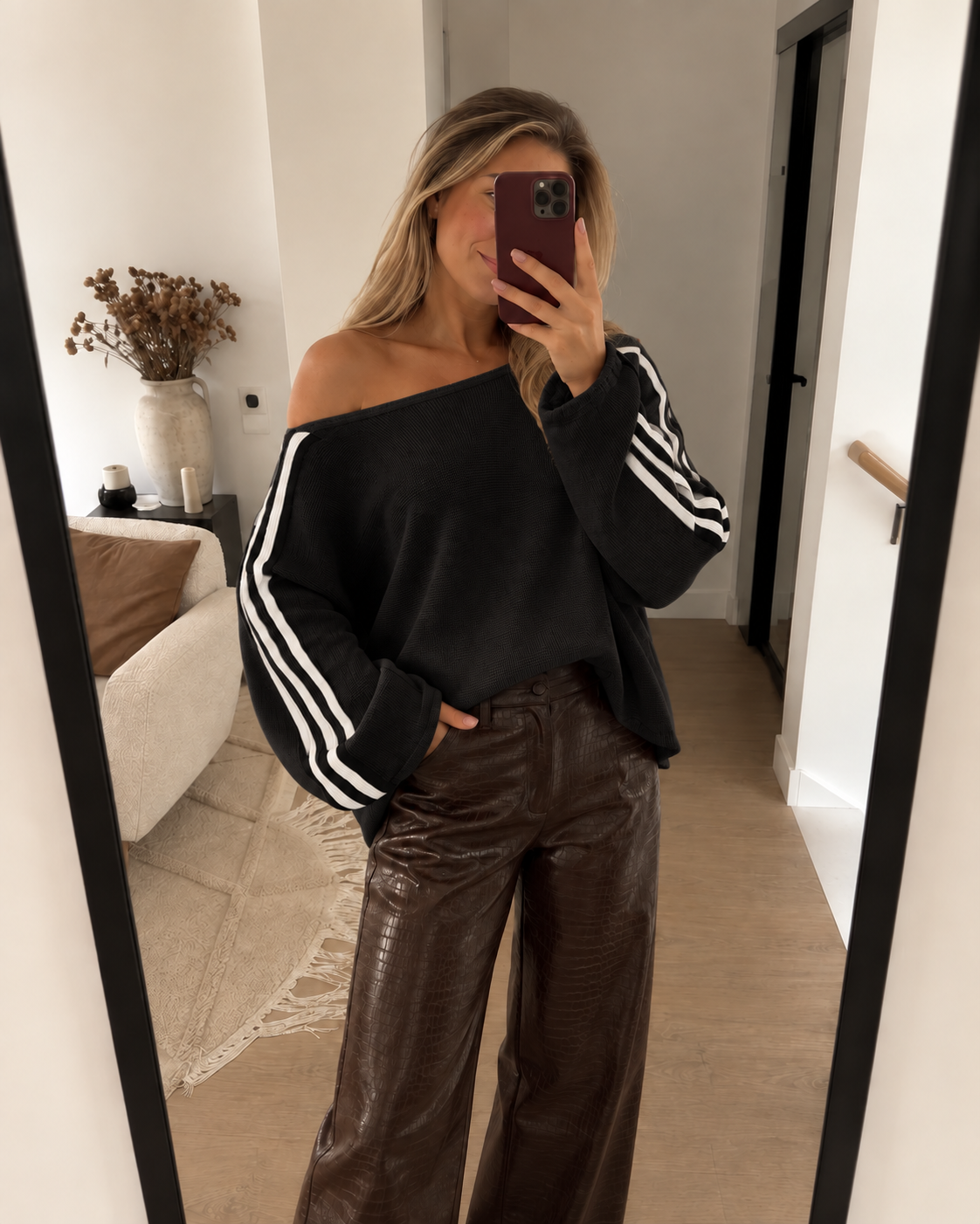 Women's Oversized Off-Shoulder Jumper with Striped Sleeves