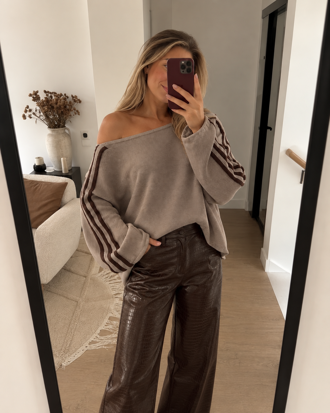 Women's Oversized Off-Shoulder Jumper with Striped Sleeves