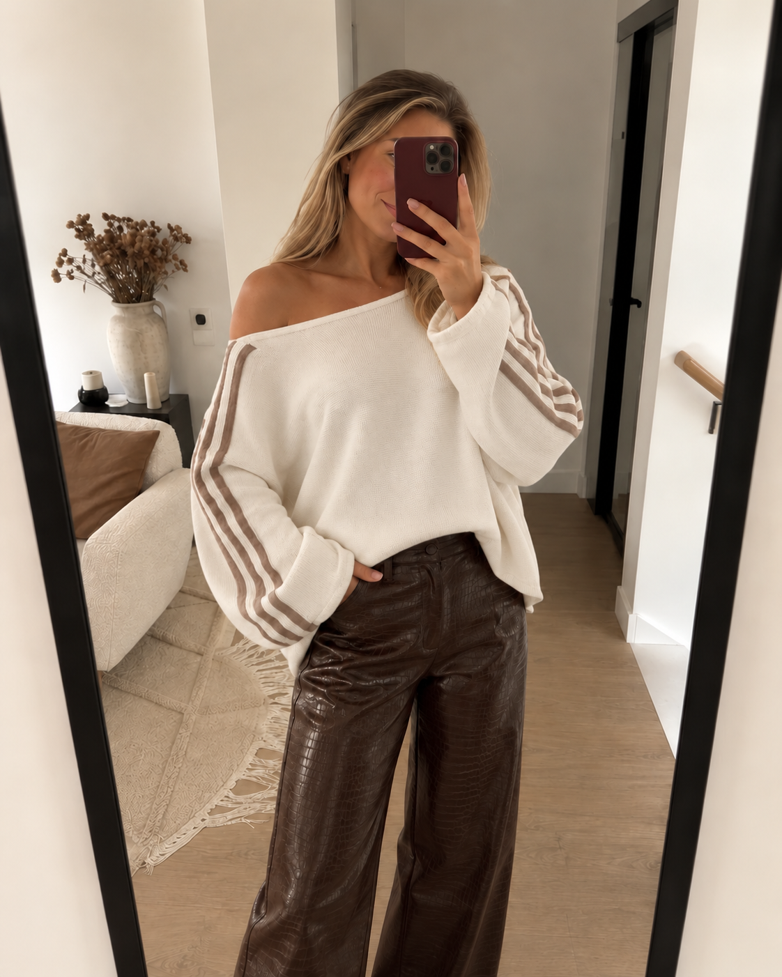 Women's Oversized Off-Shoulder Jumper with Striped Sleeves
